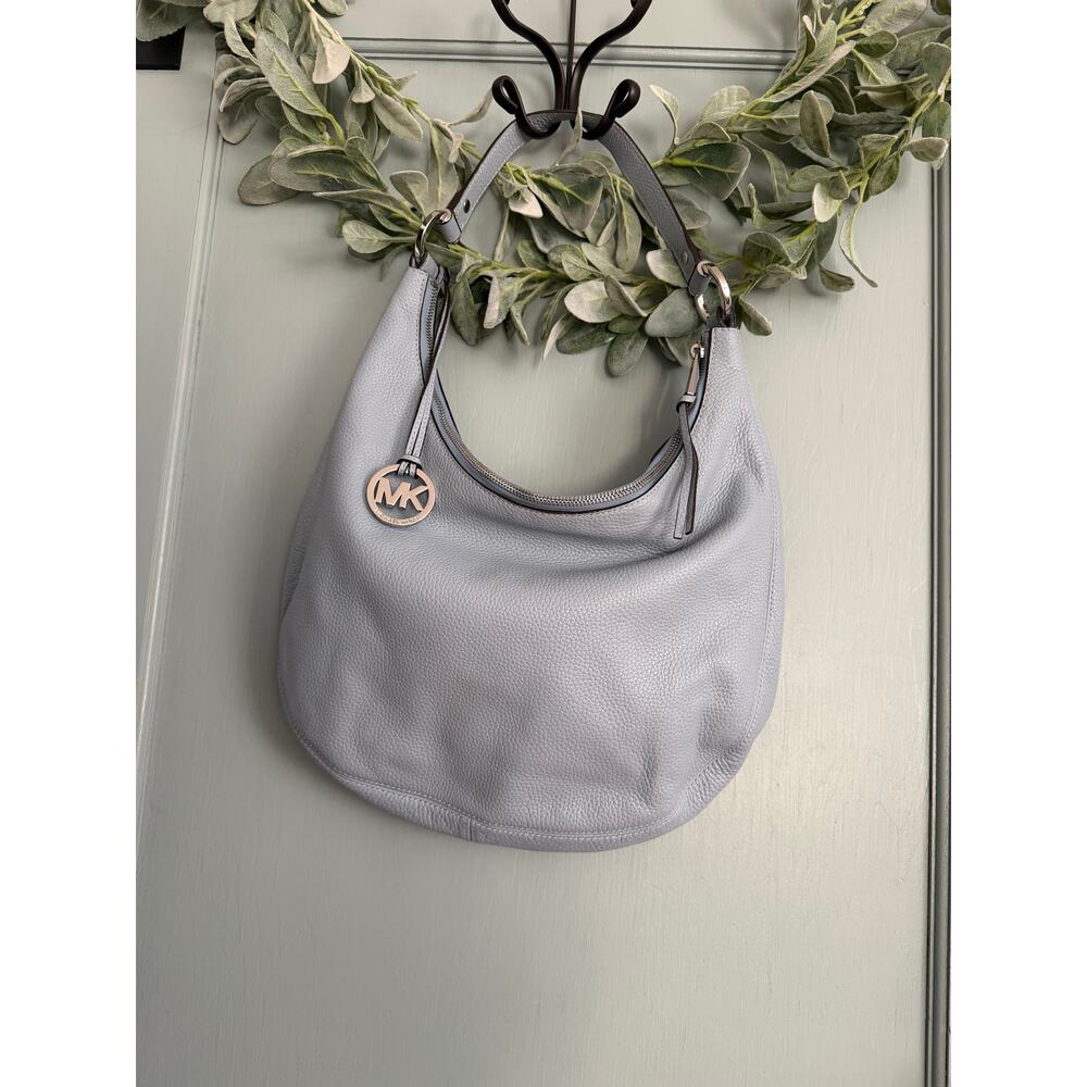 Michael Kors hobo bag in light grey pebbled leather - Excellent Conditon